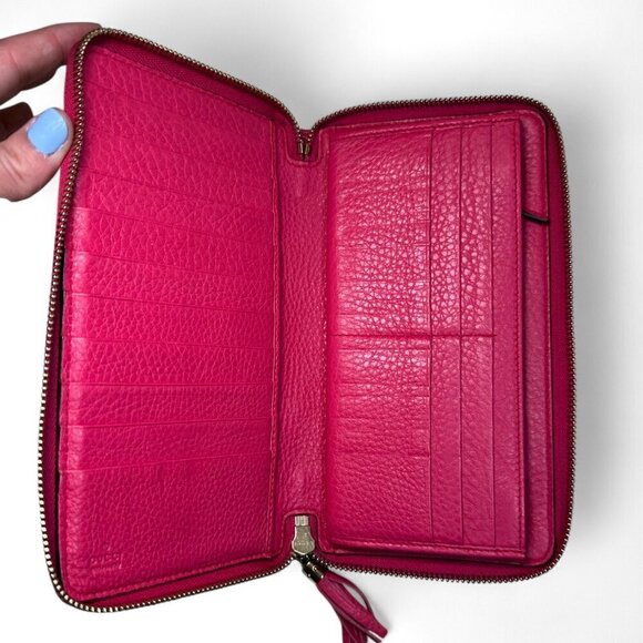 GUCCI Pebbled Leather Soho Zip Around Interlocking G Logo Long Wallet - Pink - Picture 3 of 16
